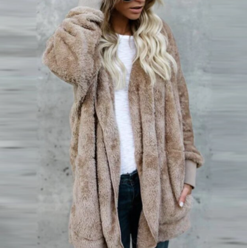 Comfortabel lang damesvest van zacht pluche, warm en stijlvol voor de winter. Ook verkrijgbaar in grote maten.