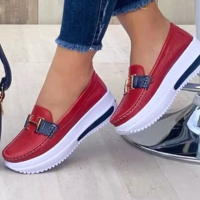 Elegante damesschoenen met orthopedische kenmerken, ideaal voor zowel casual als geklede outfits.