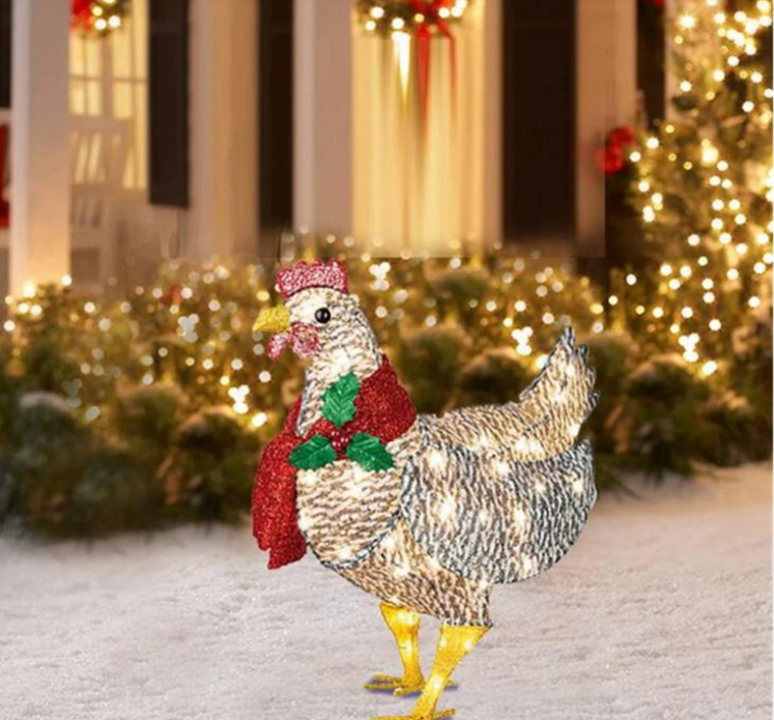 Charmante metalen kip met sjaal en LED-verlichting, ideaal als kerstdecoratie of winterse blikvanger in de tuin.