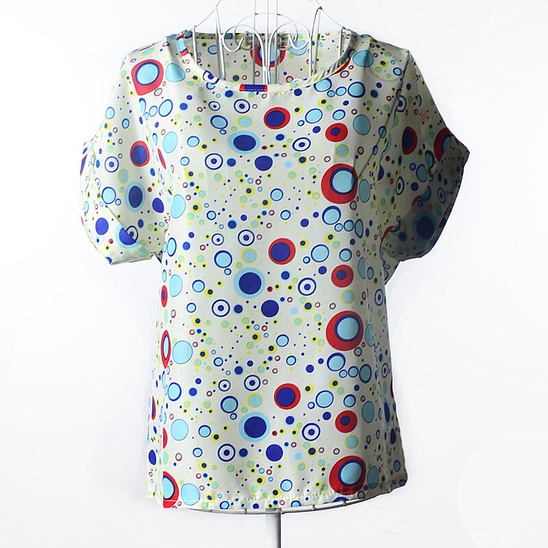 Zomers T-shirt Klara voor dames met bloemenprint, ronde hals, korte mouwen, ademend en fris voor de zomer.