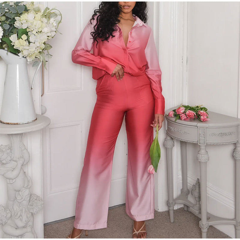 Trendy dames ombre outfit, bestaande uit comfortabele blouse en bijpassende broek.