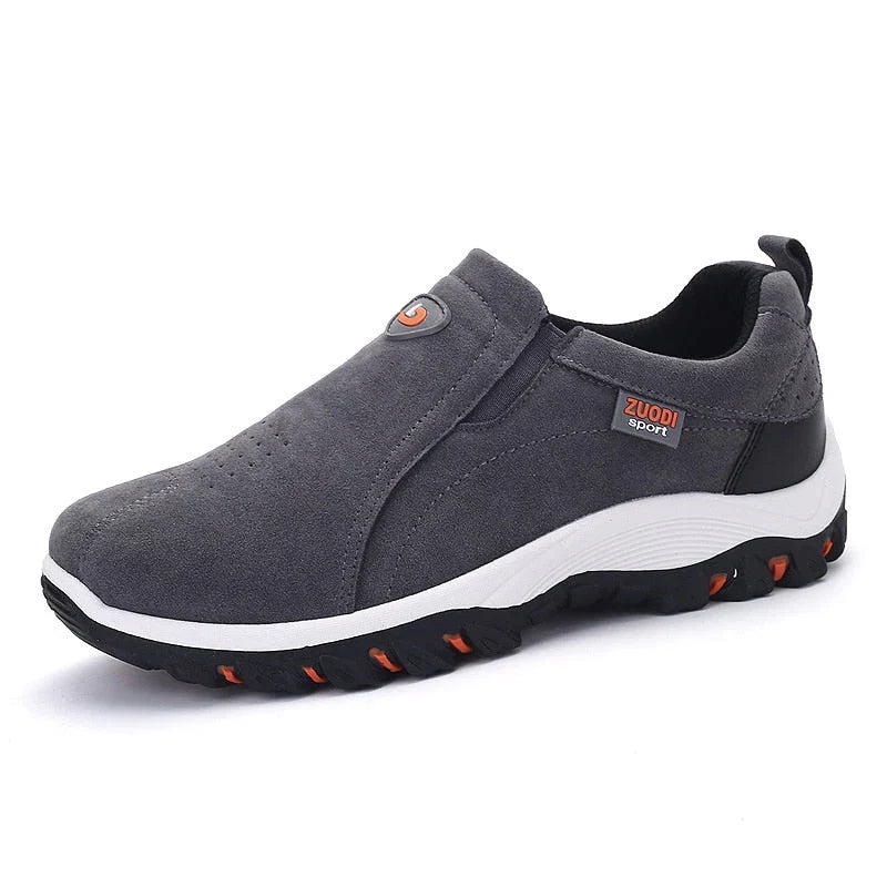 Stijlvolle sportieve heren slip-on sneakers; modern design, ademend bovenwerk en optimale ondersteuning.