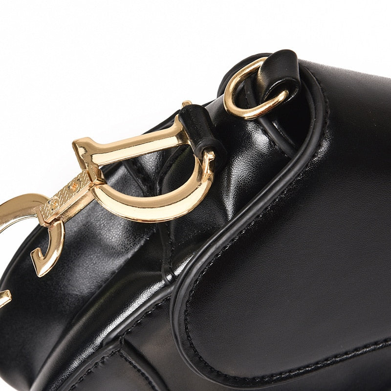 Mooie SANDSBERGORIGINALS zadeltas, perfecte luxe schoudertas voor vrouwen. Stijlvolle handtas accessoire.
