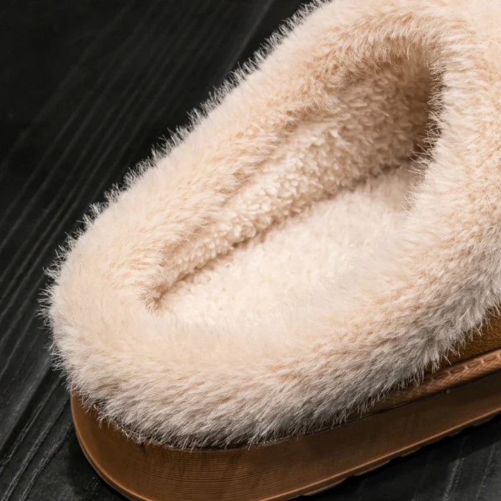Gezellige, warme fluffy pantoffels voor binnen met antislipzool. Ideaal voor koude voeten.
