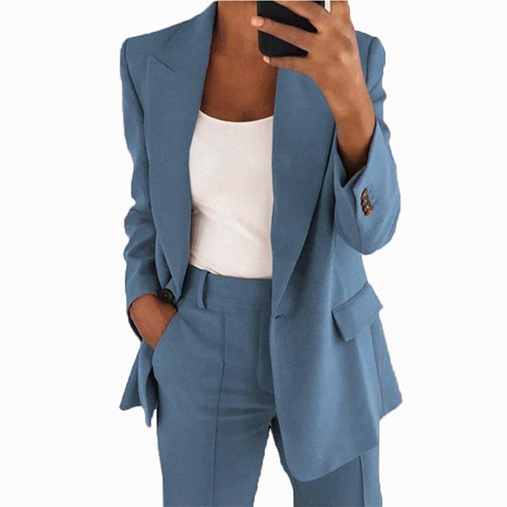 Zakelijke damesblazer, een elegante en professionele keuze voor elke modebewuste vrouw.