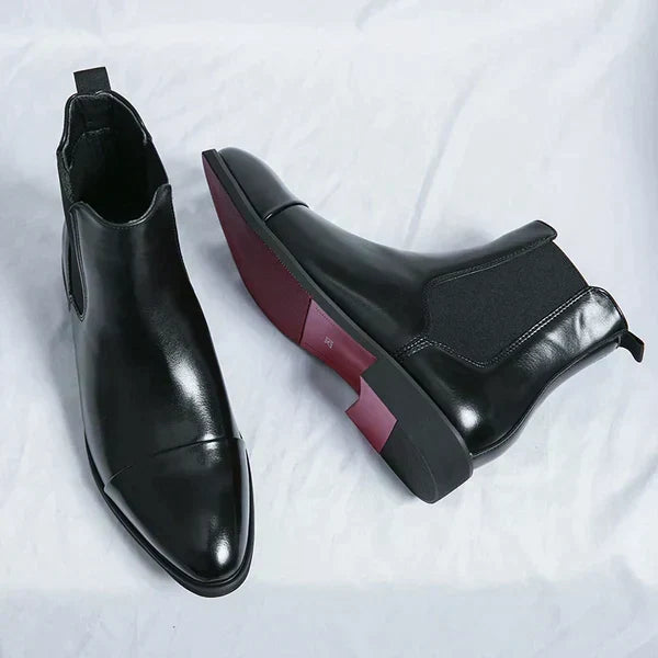 Stijlvolle zwarte Chelsea boots voor heren, verrijk elke outfit met een vleugje klasse.