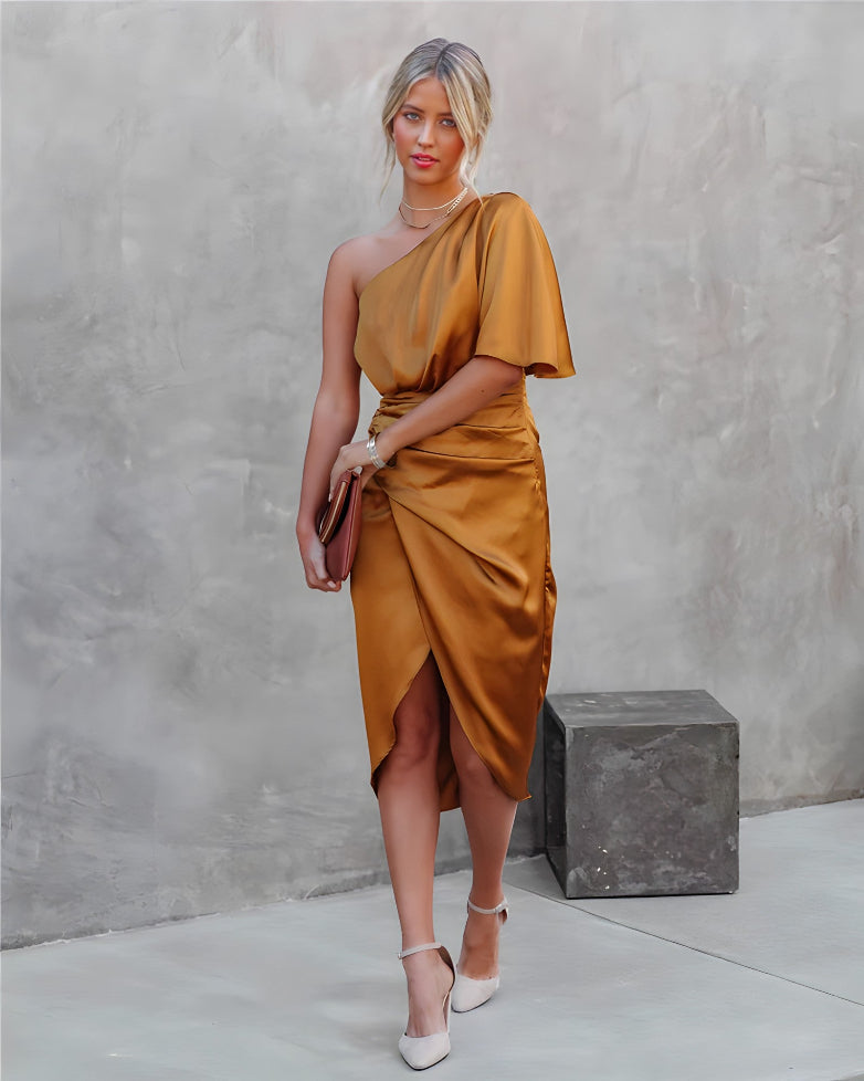 Elegante dames off-shoulder jurk met asymmetrisch design, perfect voor feesten en avonden.