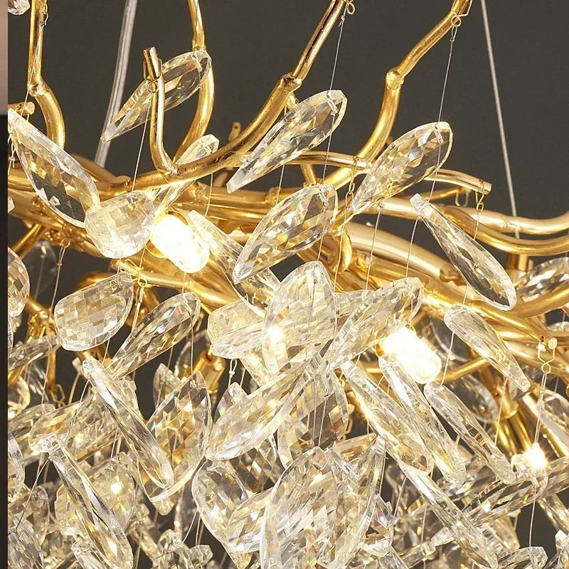 Aurelia kroonluchter met een uniek bladontwerp, perfect als design plafondlamp.