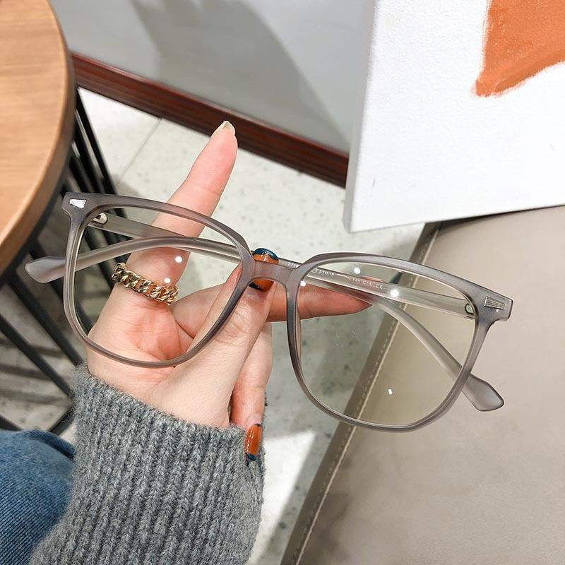 Stijlvolle unisex computerbril met blauwlichtfilter en voorschrift; ideaal tegen schermvermoeidheid.