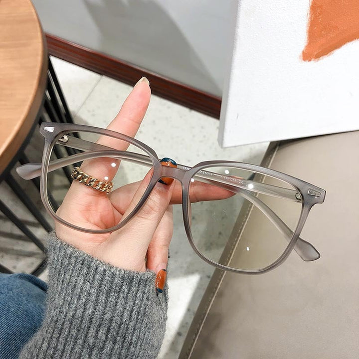 Stijlvolle unisex computerbril met blauwlichtfilter en voorschrift; ideaal tegen schermvermoeidheid.