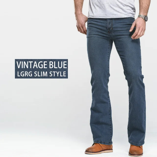 All-season boot cut jeans voor mannen in blauw denim. Veelzijdig en gemakkelijk te combineren.