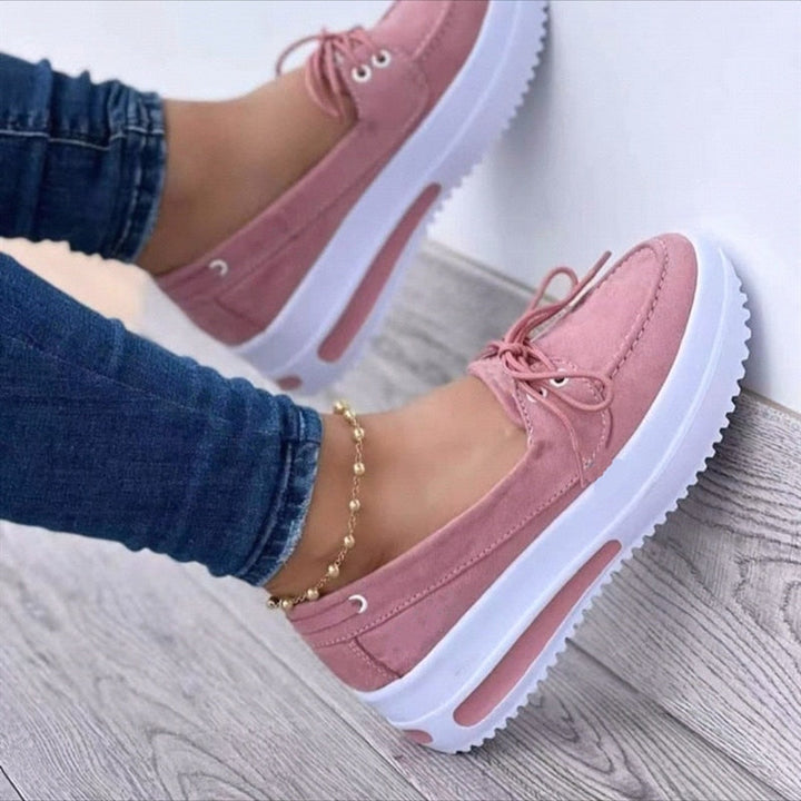 Gemakkelijke dames slip-on sneakers met orthopedische ondersteuning en ademend voetbed voor optimale pijnverlichting.