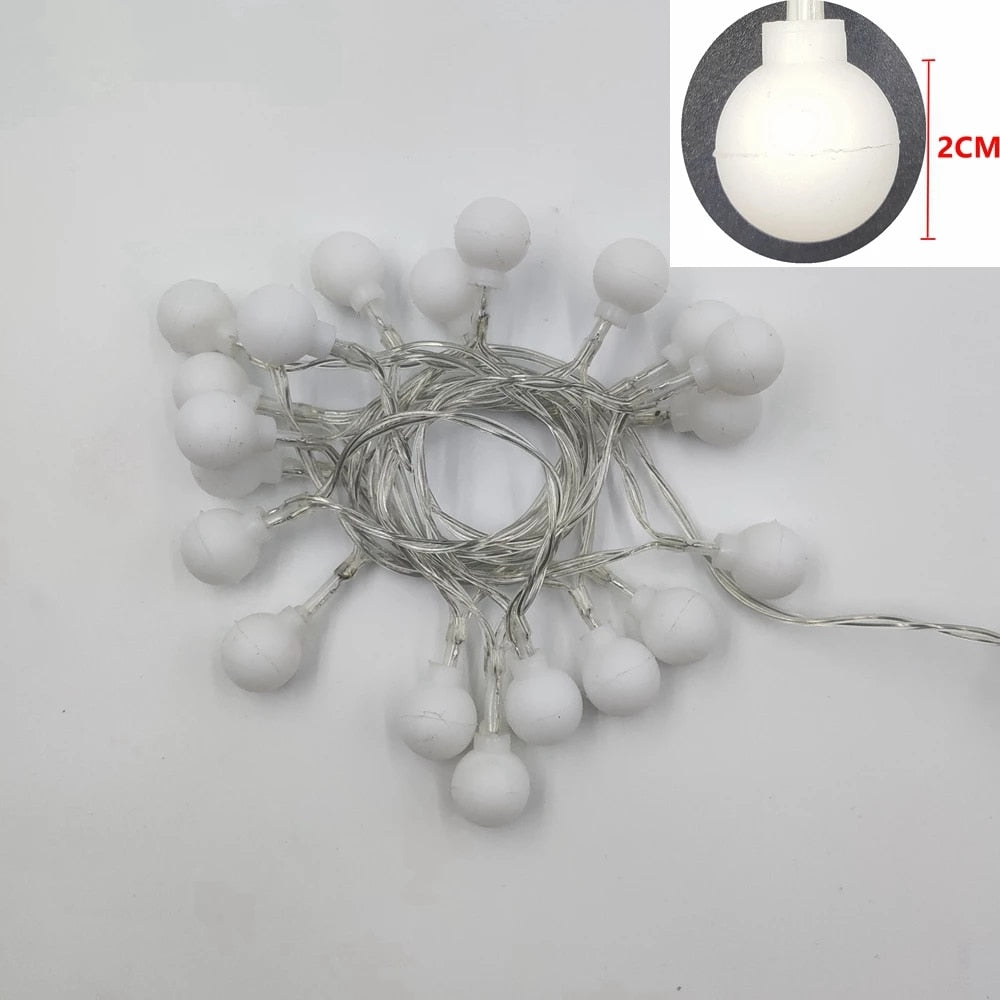 Decoratieve warm wit LED sfeerlampen, perfect voor kerst en feestverlichting. Gezellige binnenverlichting thuis.