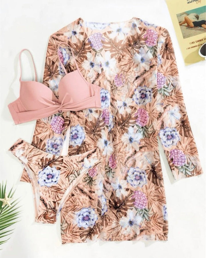 Complete dames zwemoutfit: Bikini top, broekje en transparante cover-up.