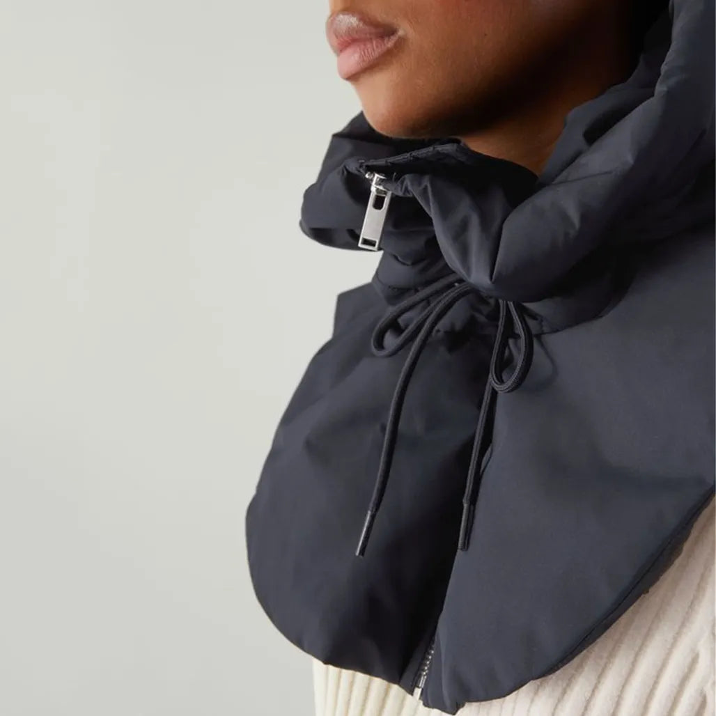 Moderne dames winter sjaal met capuchon, een onmisbaar en warm mode accessoire voor dames. [[lstfy-media:12]]
