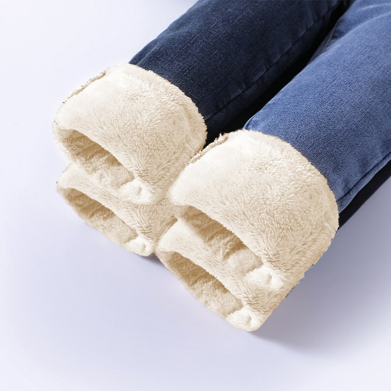 Winter thermobroek voor vrouwen, warm, comfortabel en met optimale stretch.
