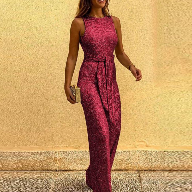 Veelzijdige dames jumpsuit, perfect als feestkleding, avondkleding of voor een casual chic look. Hoge taille model.