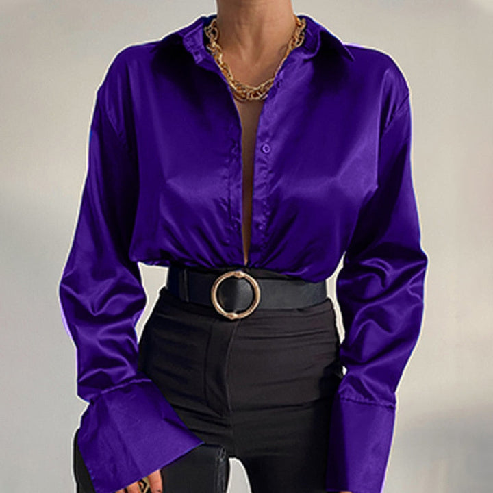Modieuze dames blouse van satijn, perfect als veelzijdige top voor elke outfit.