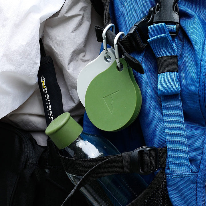Compacte siliconen beker, opvouwbaar en lichtgewicht, perfecte drinkbeker voor trips.