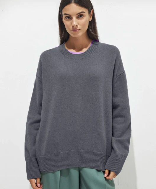 Stijlvolle kasjmier damestrui, elegant en comfortabel. Luxe basiskleding perfect voor najaar en winter. Nieuwe collectie.