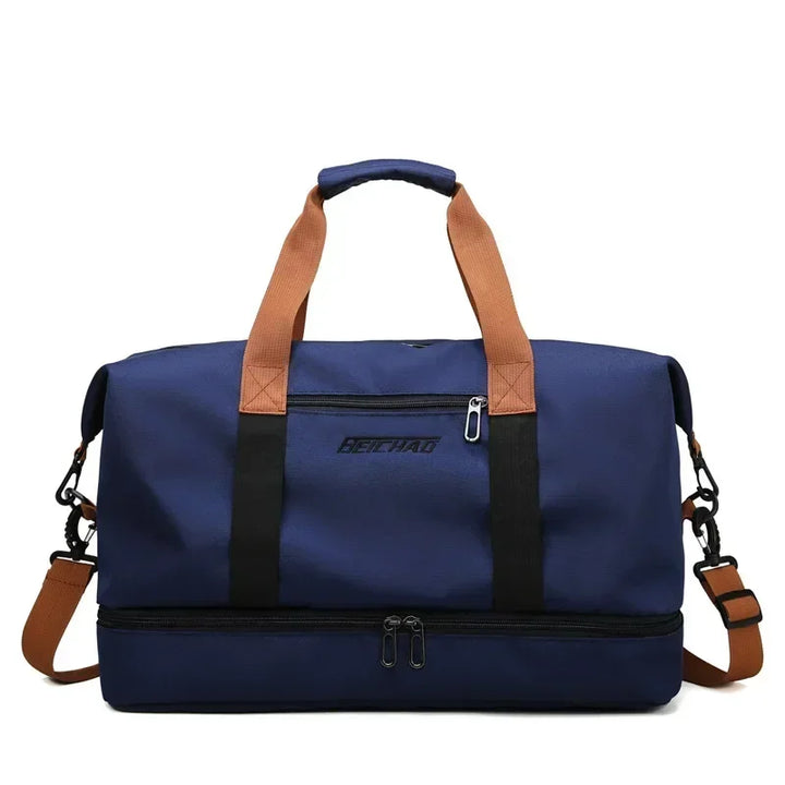 Compacte dames weekendtas of gymtas, ideaal voor korte reizen, met waterafstotend droog-nat compartiment.