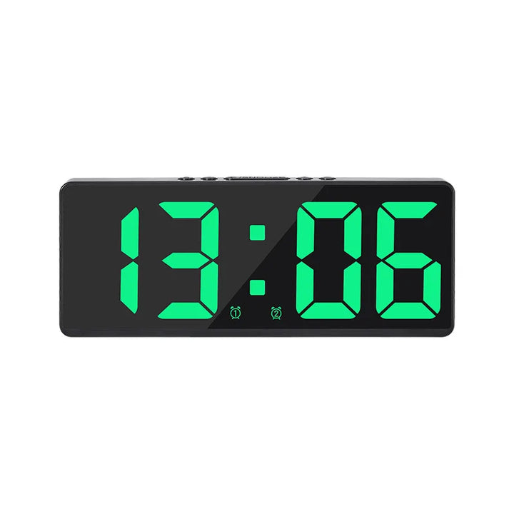All-in-one LED wekker met digitale tijd, temperatuur, kalender en spraakgestuurde functies.
