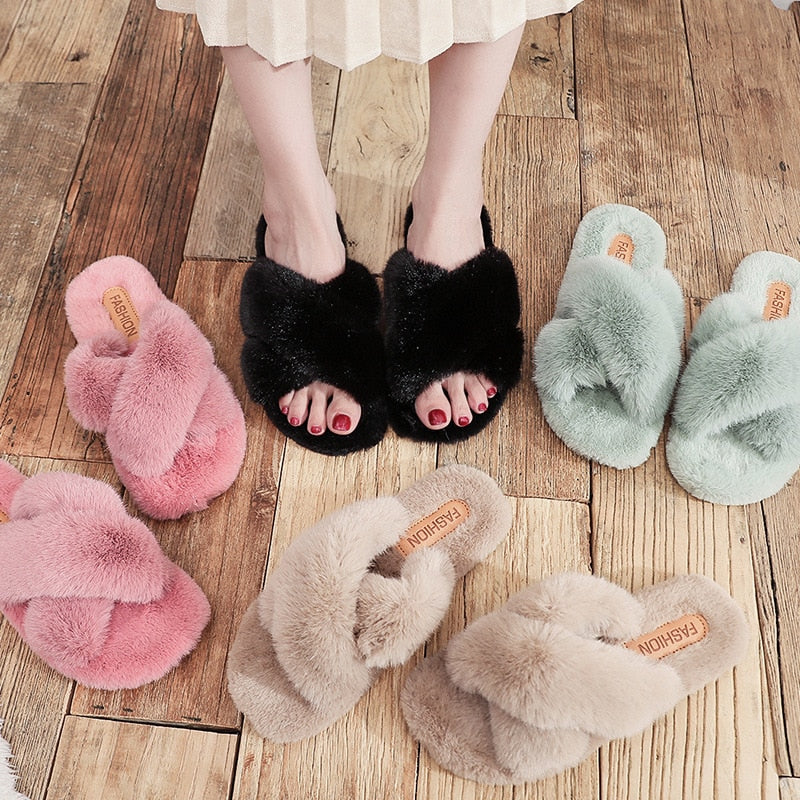 Luxe zachte fluffy dames pantoffels, warm en comfortabel. Ideale winter huisschoenen.