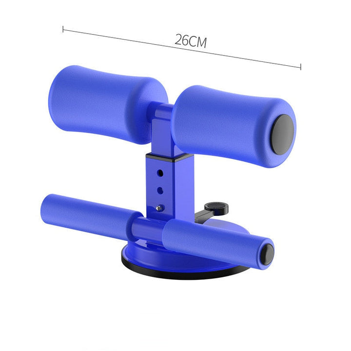 Man traint buikspieren en core met dit compacte fitness apparaat, perfect voor opdrukken en stretchen.