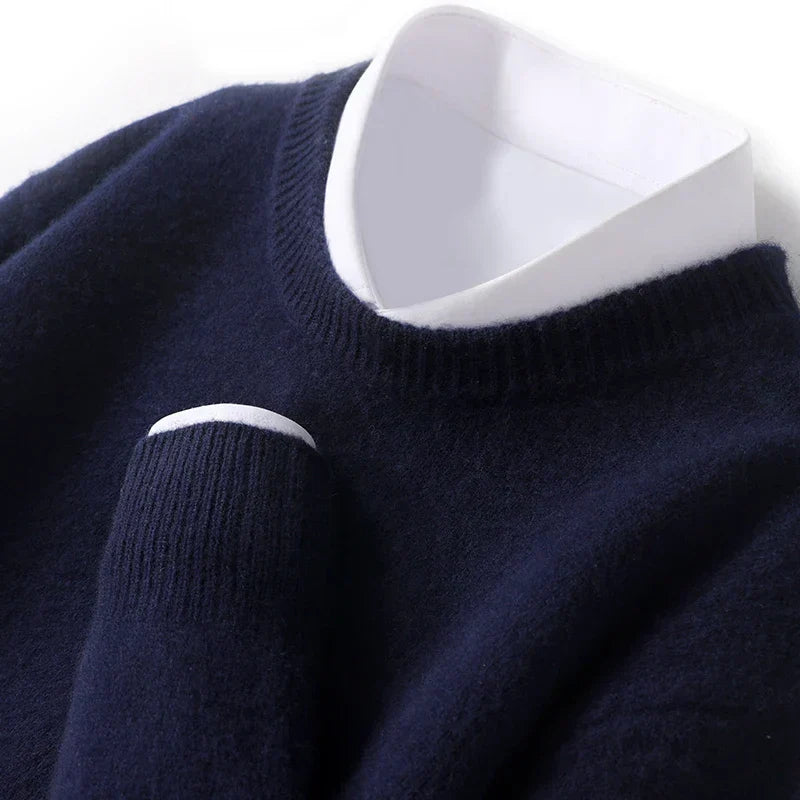 Tijdloze heren crewneck trui, makkelijk te combineren voor zowel casual als geklede, stijlvolle gelegenheden.