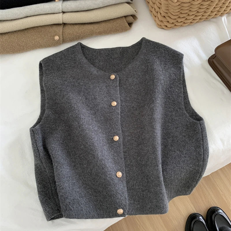 Dames gilet van zachte merinowol en viscose, perfect voor warmte in herfst en winter.
