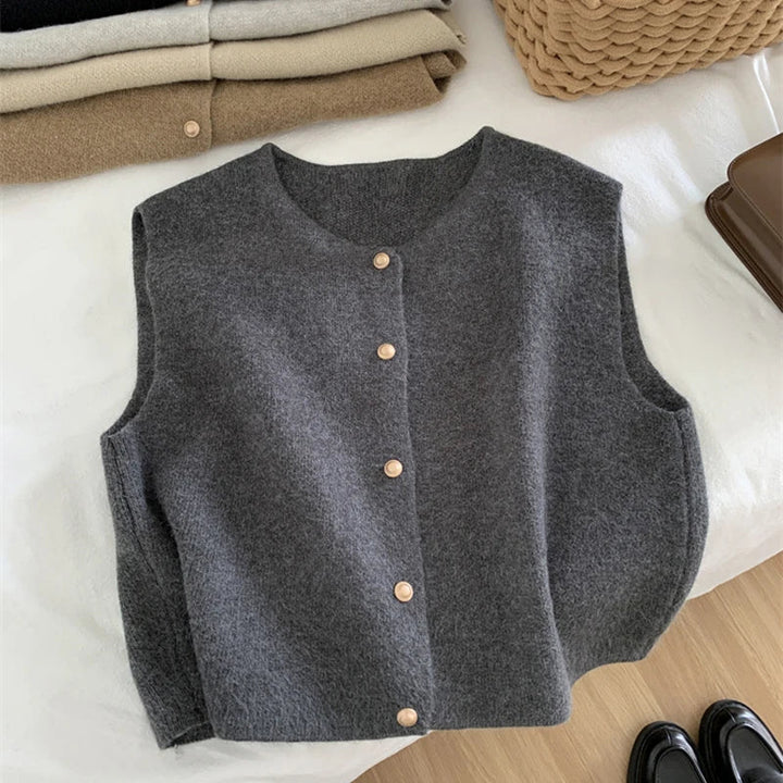 Dames gilet van zachte merinowol en viscose, perfect voor warmte in herfst en winter.