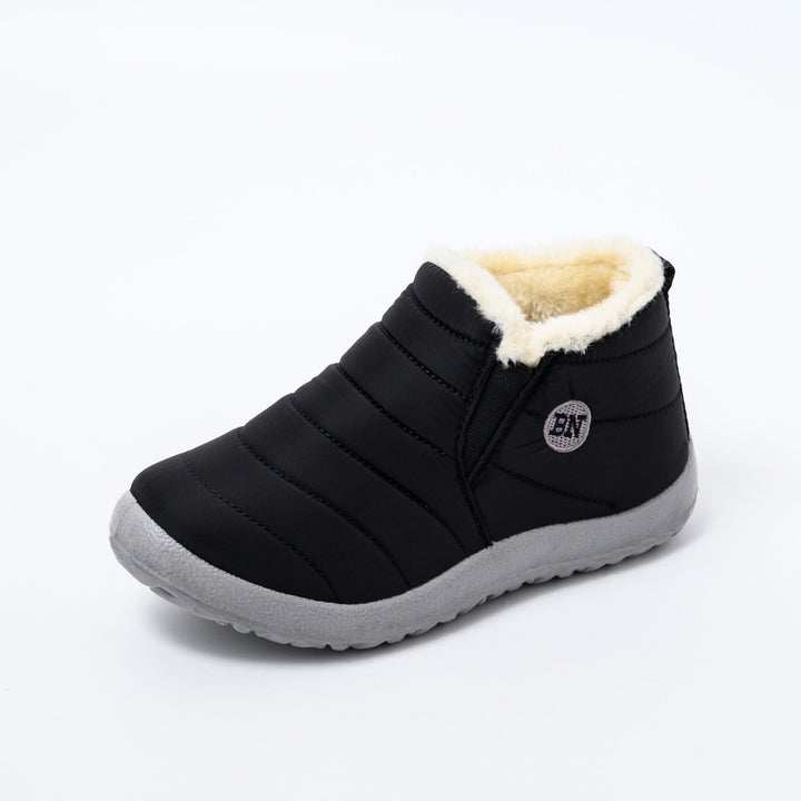 Achteraanzicht van warme, comfortabele unisex enkellaarsjes, ontworpen voor optimale ondersteuning en winterse wandelingen.