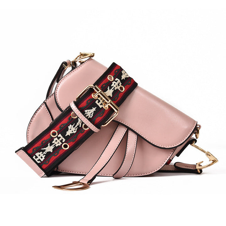 Stijlvolle dames crossbody tas, een luxe zadeltas van SANDSBERGORIGINALS. Mode accessoire voor vrouwen.
