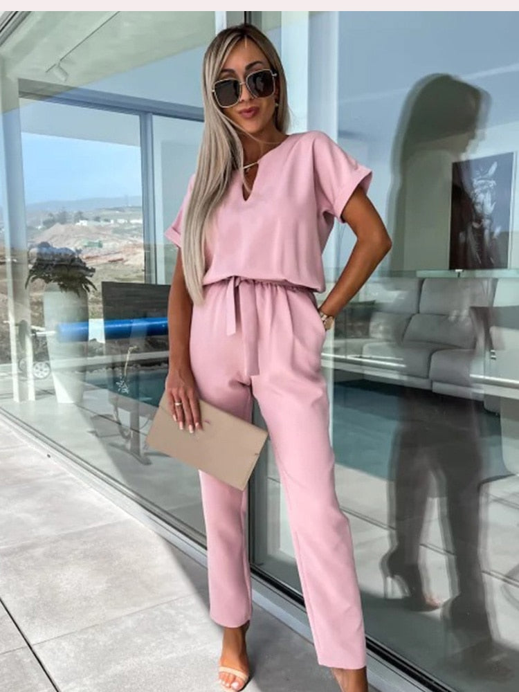 Kaki Dames Patty jumpsuit, casual en comfortabel met V-hals en korte mouwen, voor lente en zomer.
