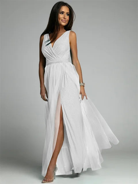 Chique V-hals jurk voor dames, met elegante split, geschikt als feest- of galajurk.