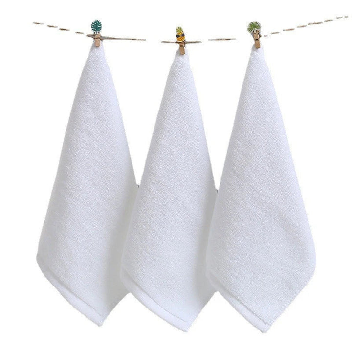 Absorberende witte katoenen handdoekenset (10 stuks); sneldrogend en duurzaam; perfect voor dagelijks gebruik.