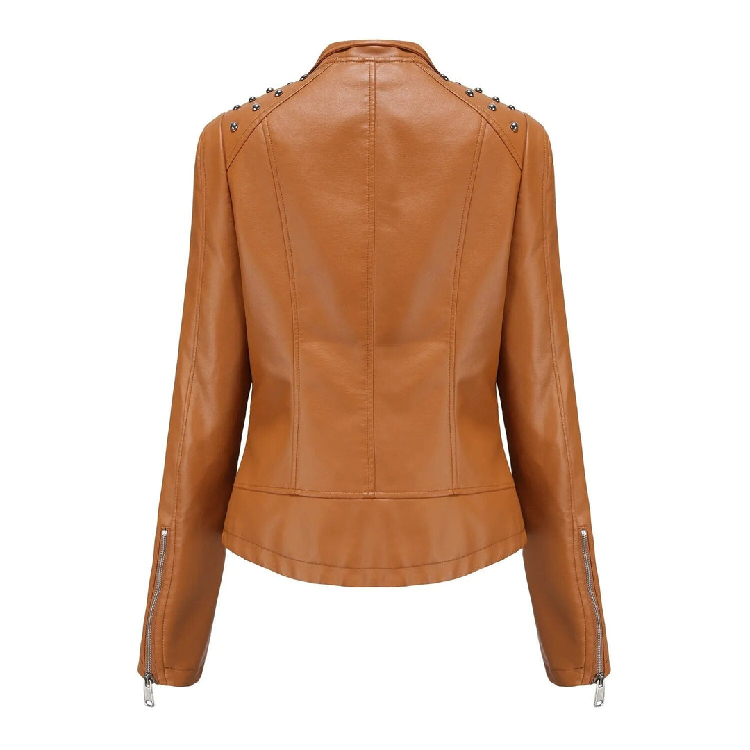 Stijlvolle winterjas dames met studs, houdt je warm en modieus.
