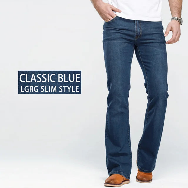 Heren boot cut spijkerbroek met uitlopende pijpen. Voor een trendy en ontspannen herenmode look.