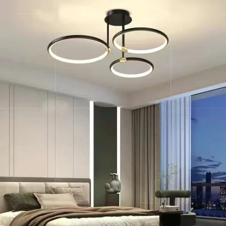 Gouden LED ringlamp voor woonkamer, moderne plafondlamp met stijlvol geometrisch design.
