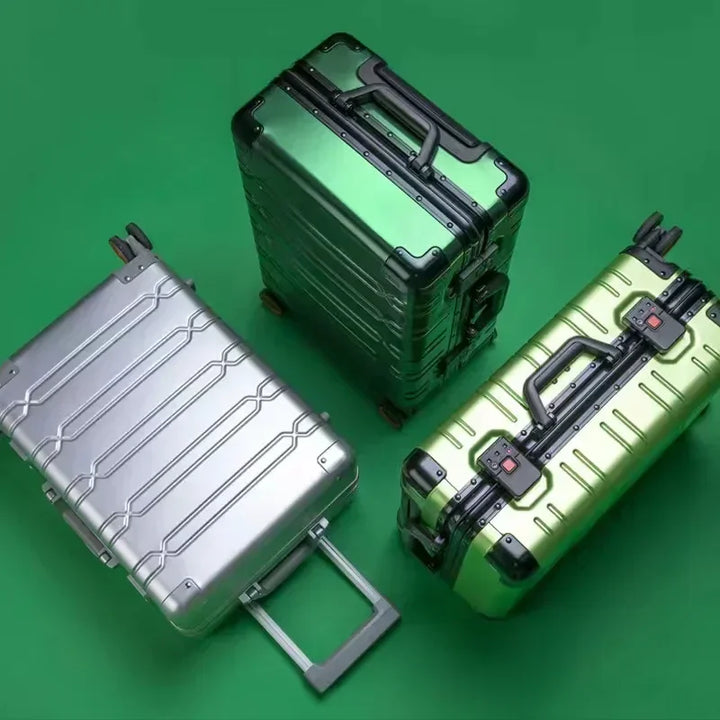 Grote aluminium-magnesium ruimbagage koffer L Oslo, robuust en ruim, perfect voor lange vakanties.