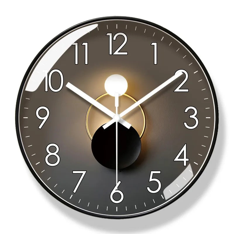Elegante ronde wandklok, perfecte woondecoratie voor moderne woningen of kantoorruimtes.