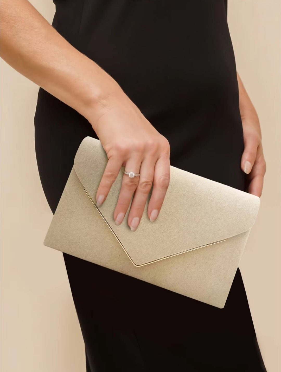 Suède-stijl fluwelen envelop clutch voor dames, met veilige magnetische sluiting en ketting.