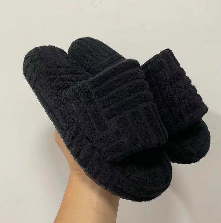 Comfortabele KarliensSlippers dames pantoffels in grijs, zacht en warm voor ontspannen thuis.
