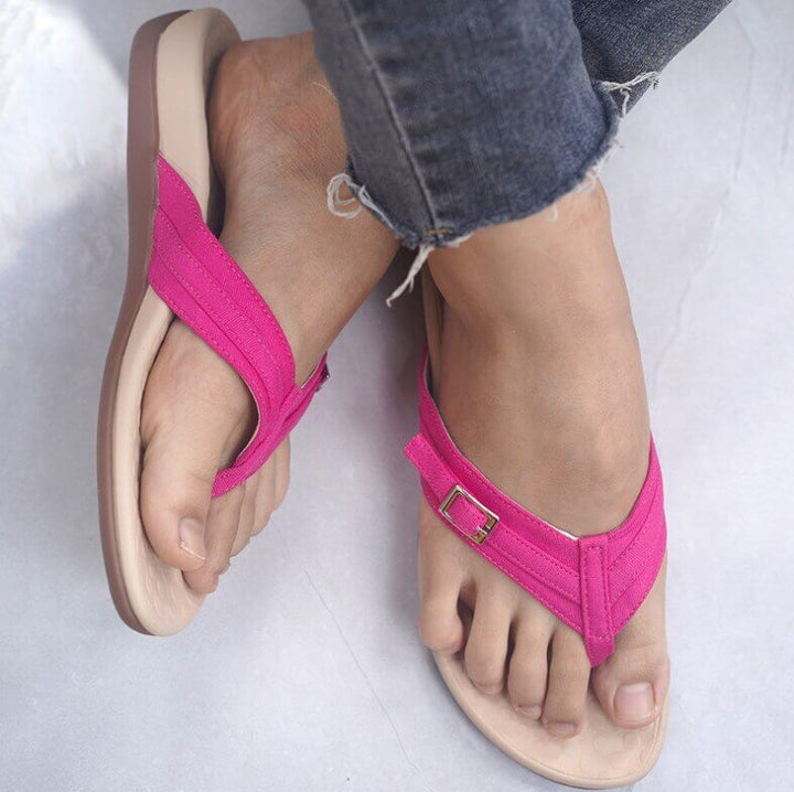 Orthopedische dames teenslippers; comfort en voetsteun voor gezonde voeten.