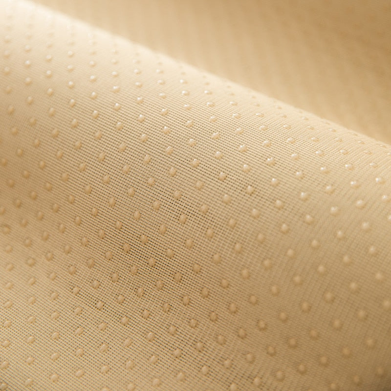 Chenille bankbeschermer met elegant visgraatstructuur en antisliprug.
