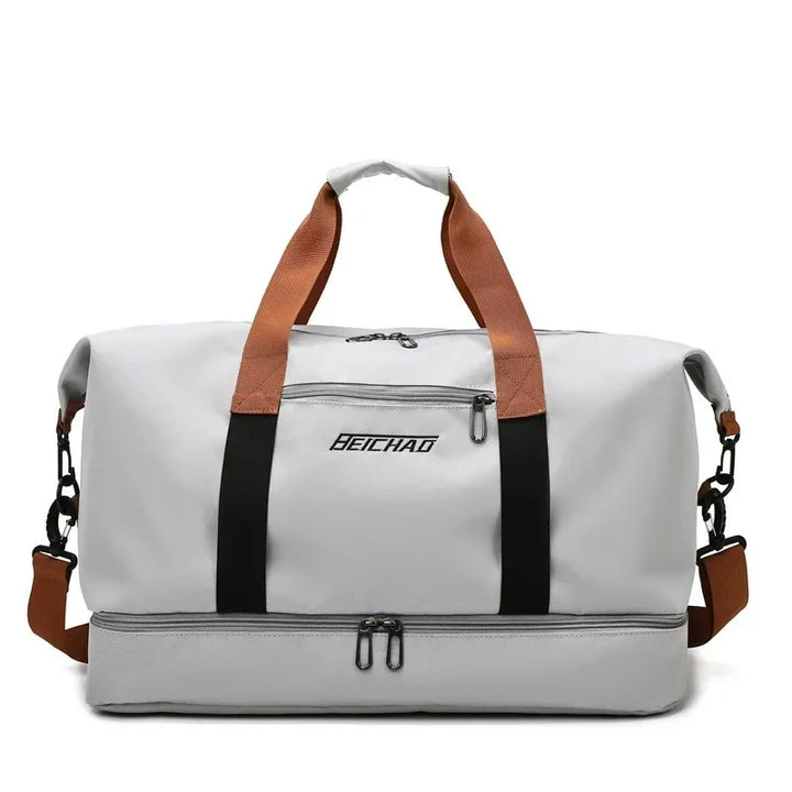 Elegante dames fitness sporttas met functioneel droog-nat vak en geïntegreerd schoenencompartiment voor de gym.