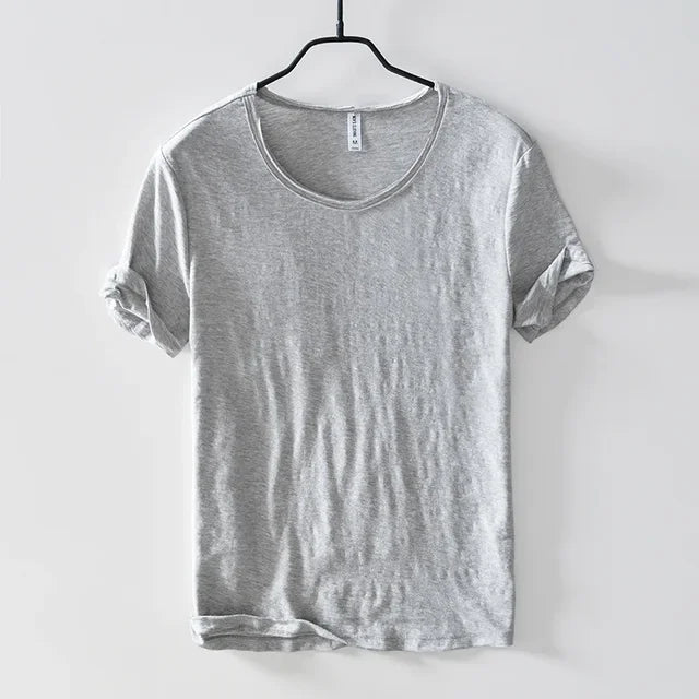Trendy heren T-shirt, retro geïnspireerd, met een slim-fit en coole ruwe rand.