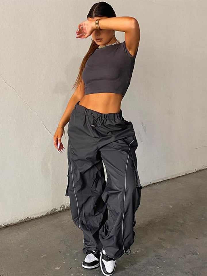 Trendy dames baggy broek in zwart, de perfecte keuze voor streetwear mode.