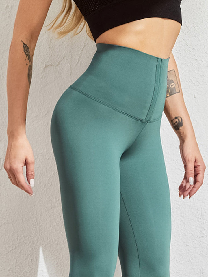 Stijlvolle dames sportbroek, hoge taille, met corset voor een elegante uitstraling.