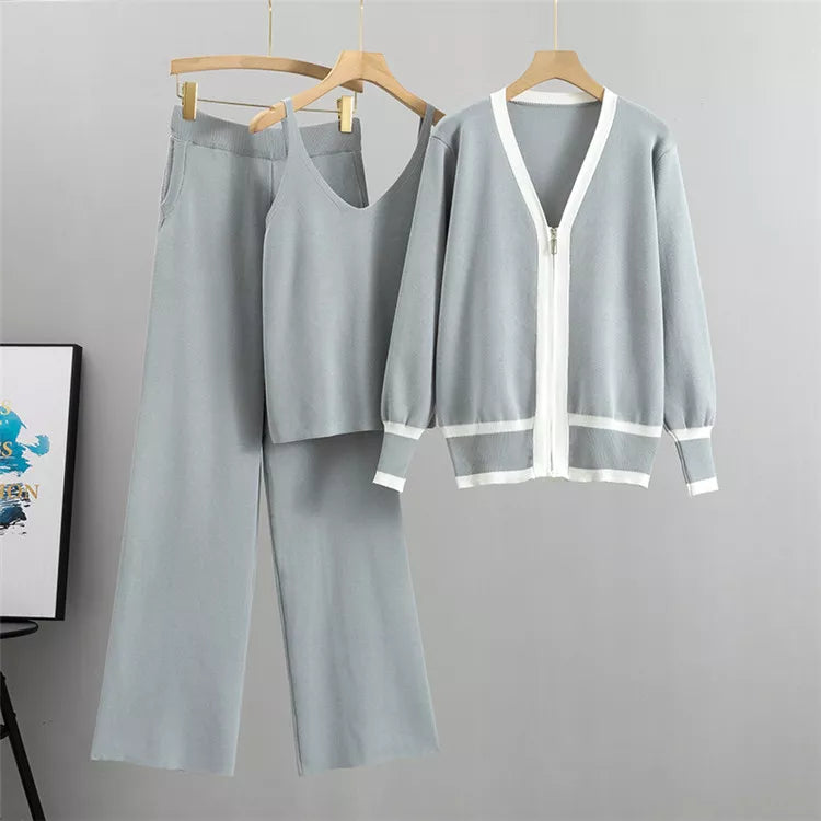 Trendy gebreid dames trainingspak: comfortabele loungewear set voor een casual winteroutfit.